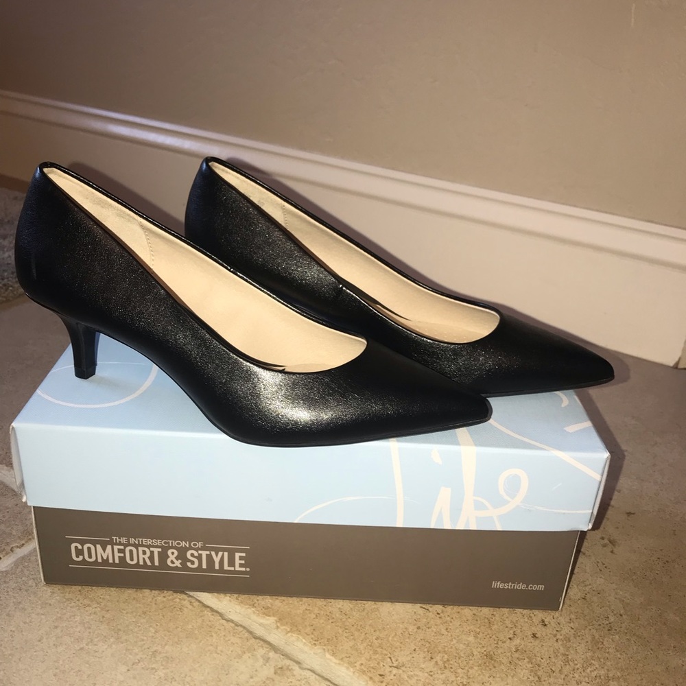 Black pump Brand new